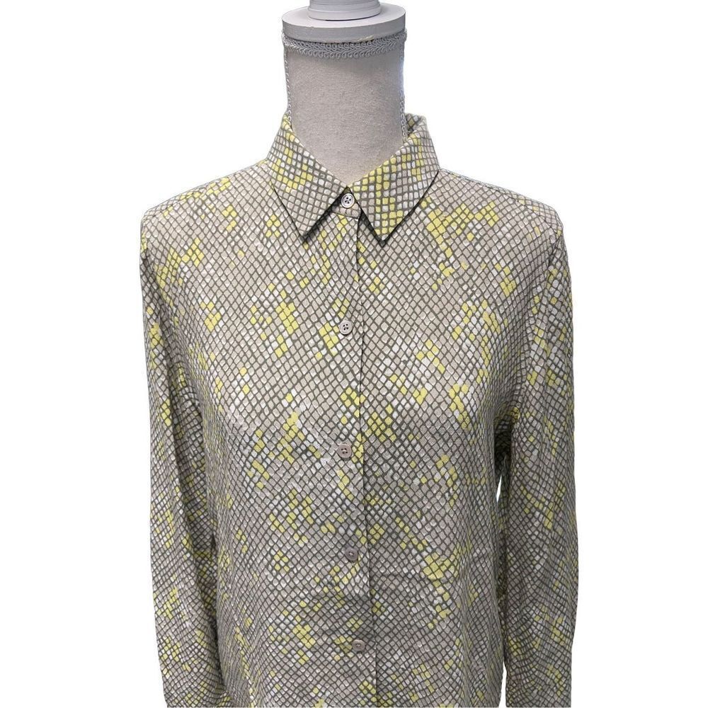Equipment Femme Beige Yellow long Sleeve Button Front Snakeskin Top size Small